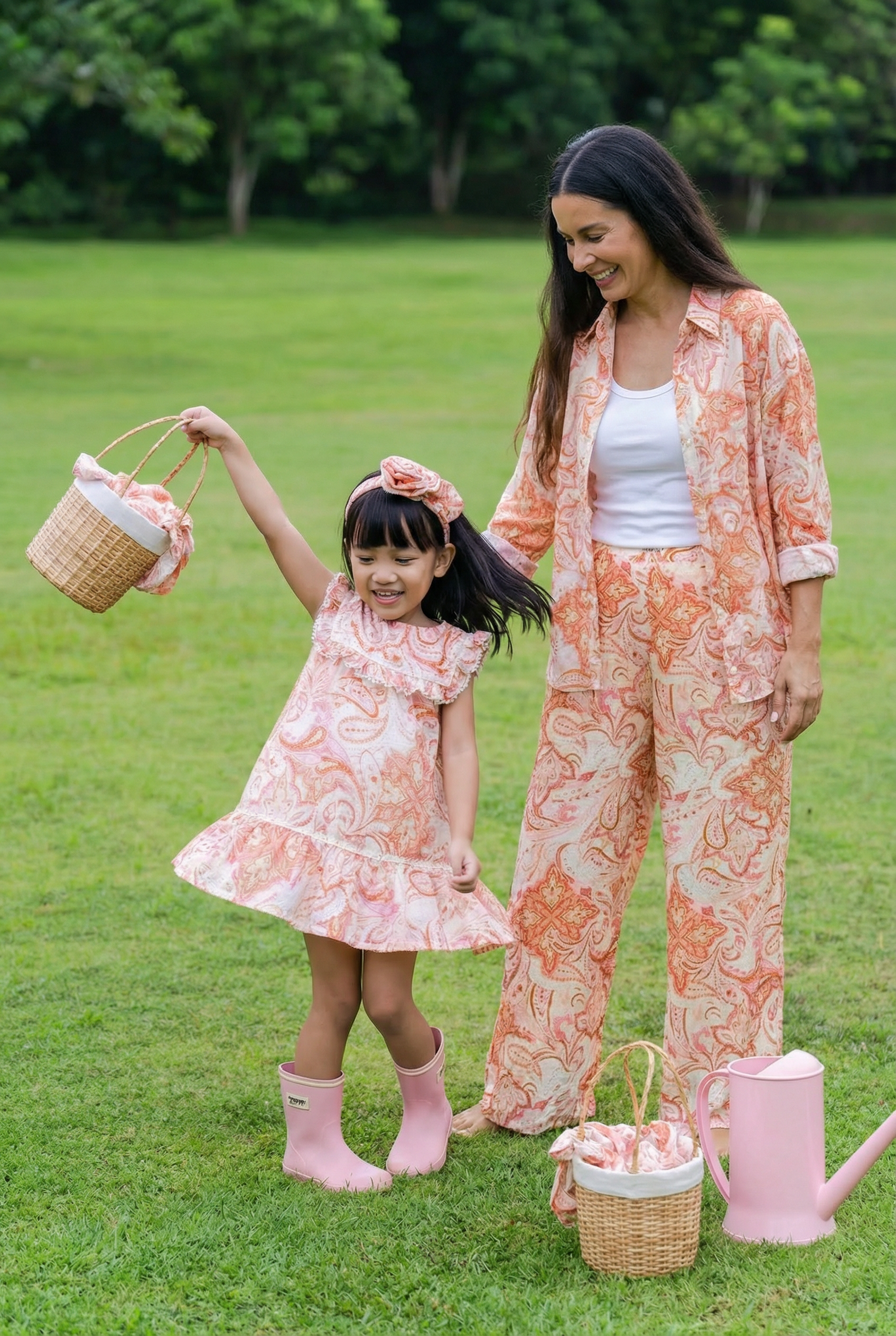 Ami Paisly Print Split Pants