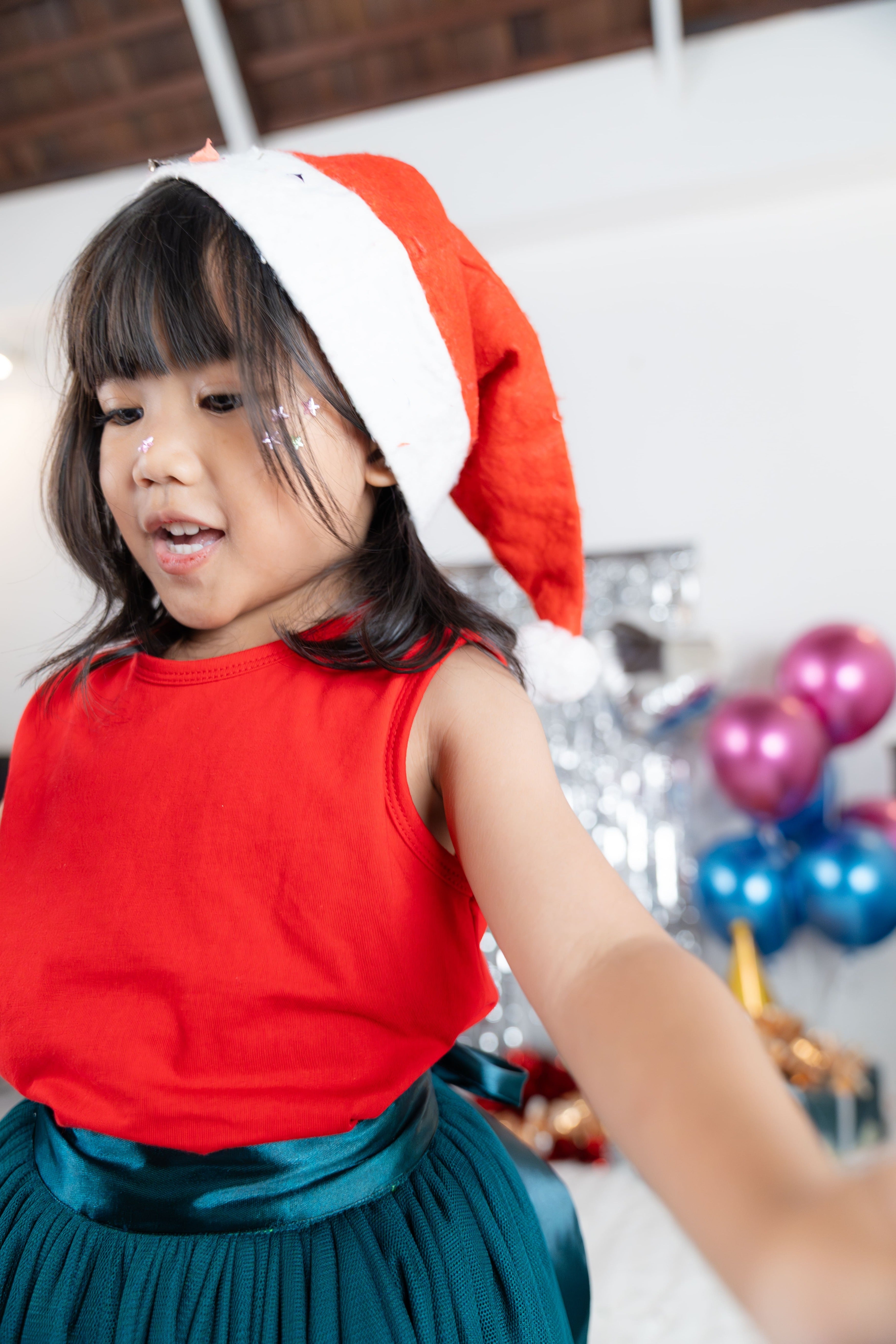 Delilah Scrunch Holly Red