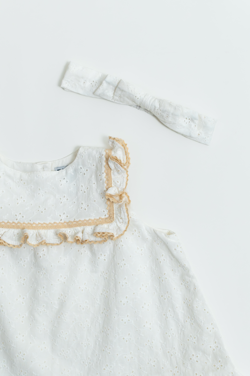 Story Snowy Broderie Band