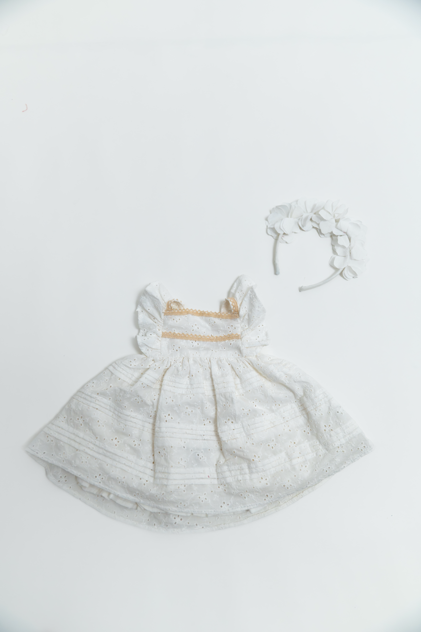 Petal Snowy Broderie Headband